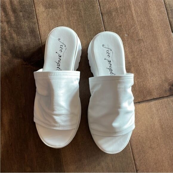 Free People Poolside White Leather Sporty Sandals Mule US 7 EU 37 Sold Out! - Picture 4 of 8